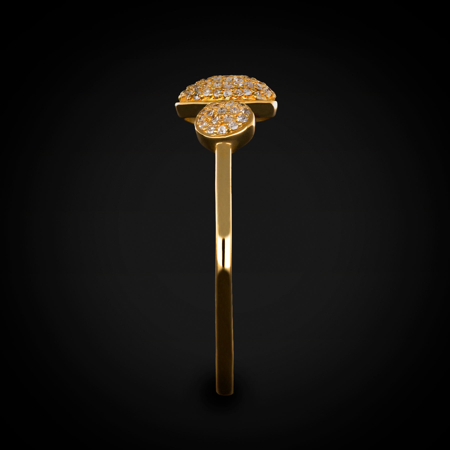 Anillo Liso con Circulo y Corazón Full Ice en Puntas 14k Oro Amarillo con Diamantes + Estuche