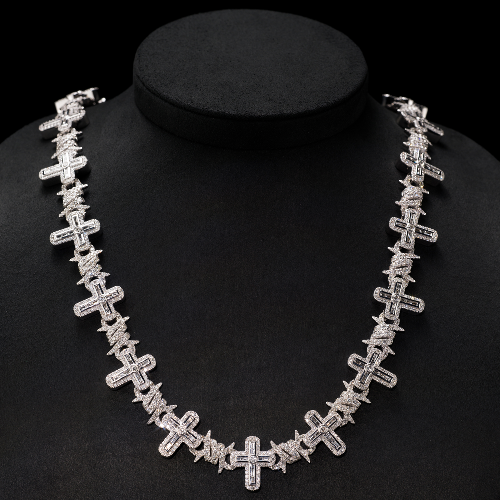 Cadena Cruz con Espinas Oro Blanco 14K con Diamantes