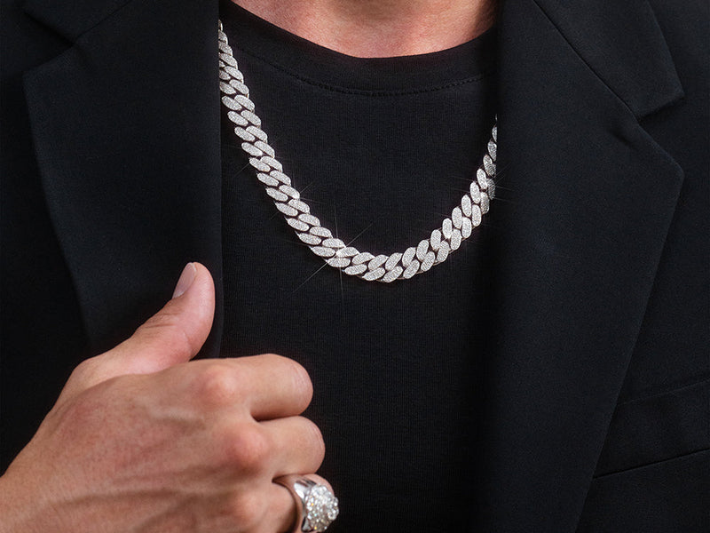 Las cadenas de oro blanco con diamantes de Maestros Joyeros cuentan con una larga tradición y calidad certificada