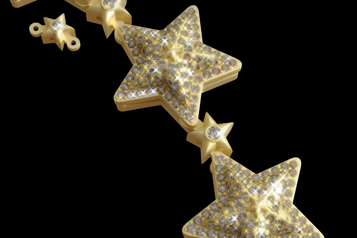 Danna: estrellas, diamantes y una gargantilla de oro que robó miradas