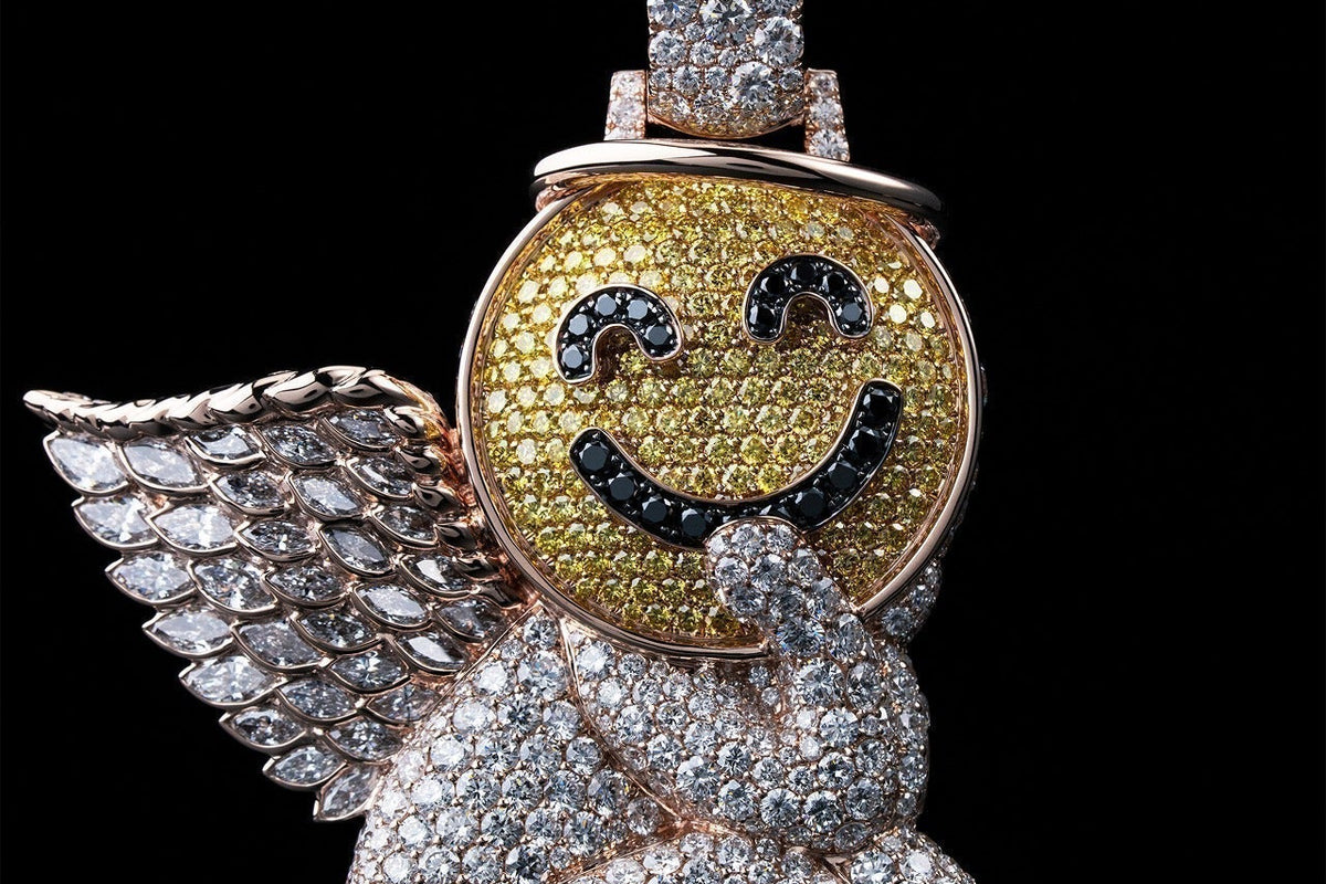 Este dije de oro es único porque refleja la personalidad de Armenta.