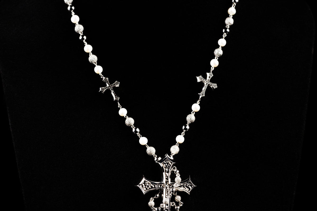 Rosario de oro by Maestros Joyeros: fe, estilo y elegancia de un regalo atemporal
