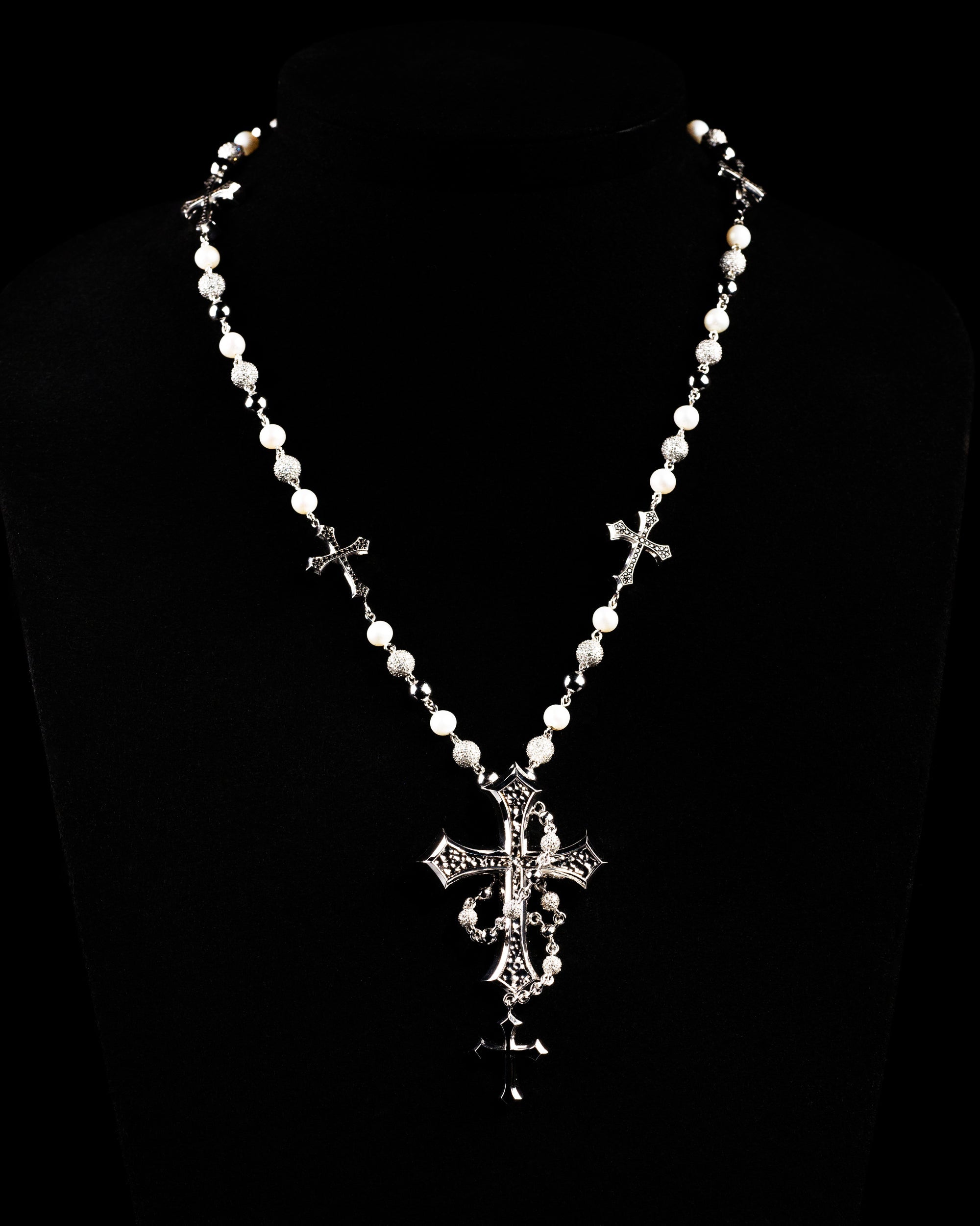 Rosario de oro by Maestros Joyeros: fe, estilo y elegancia de un regalo atemporal