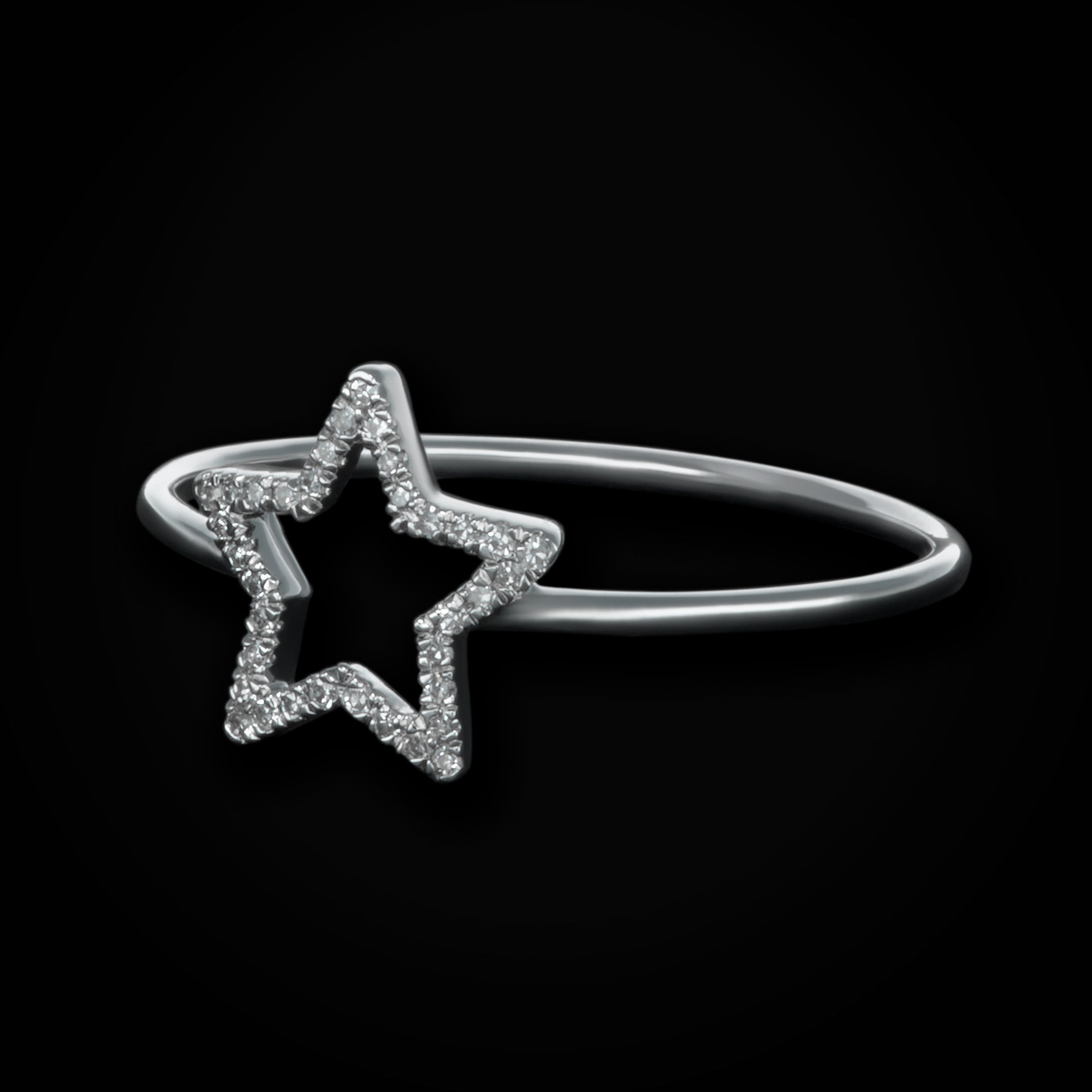 Anillo Liso con Estrella Hueca Full Ice 14k Oro Blanco con Diamantes + Estuche