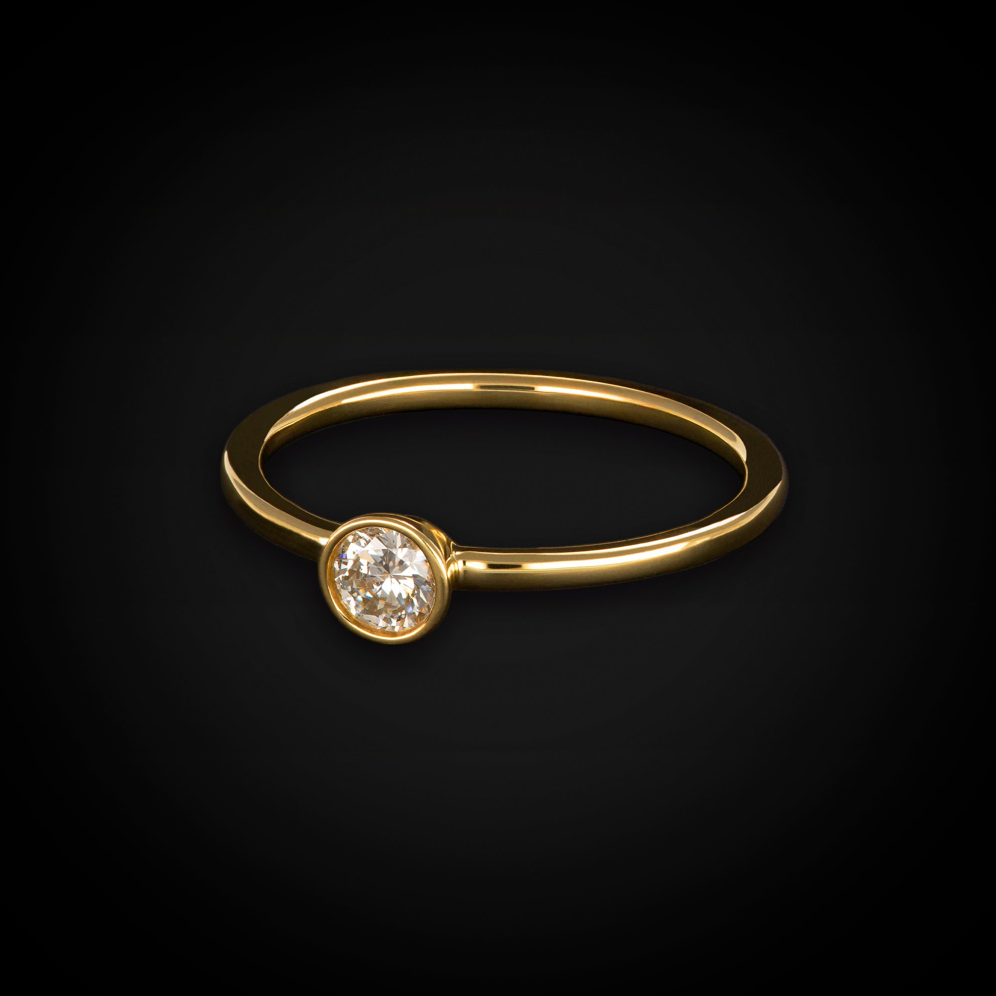 Anillo Liso con Marco Redondo 14k Oro Amarillo con Diamante + Estuche