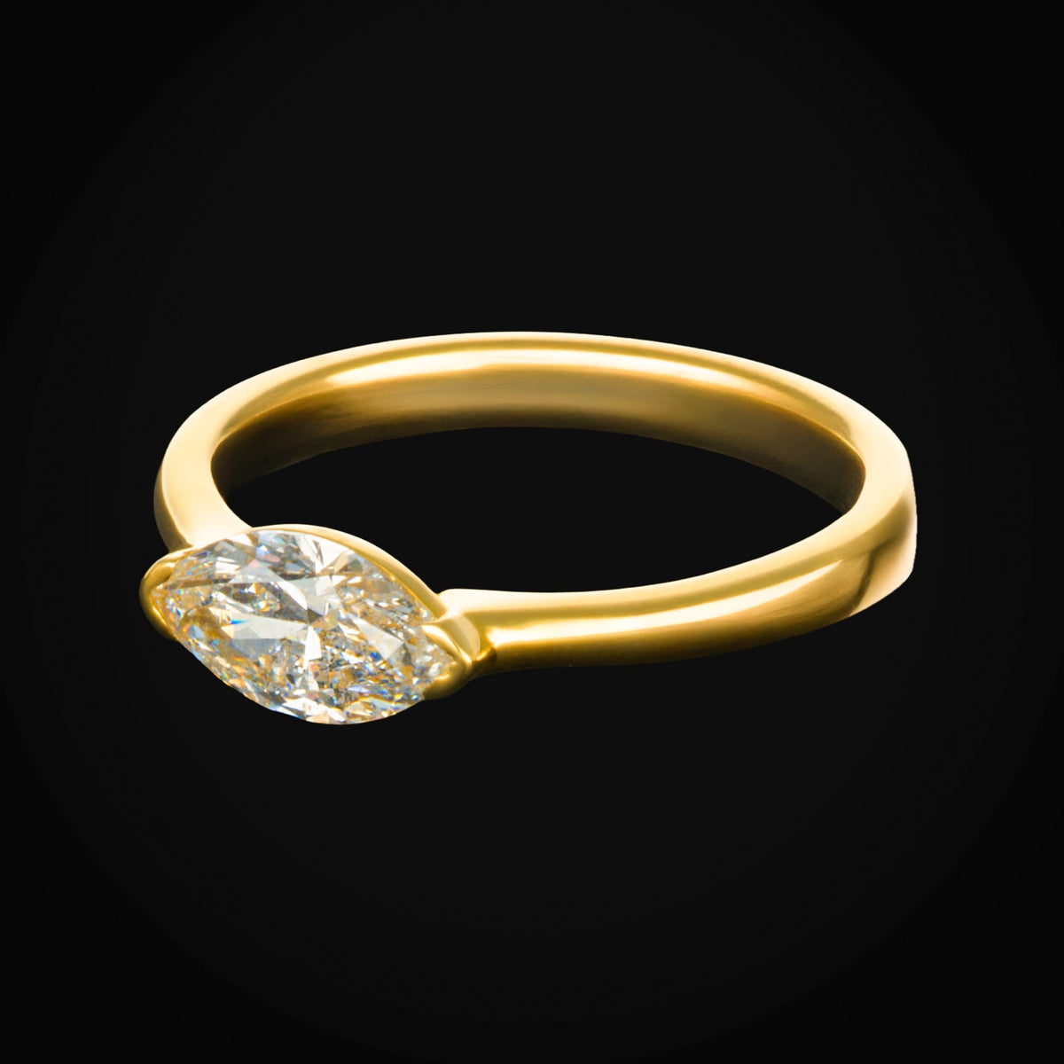 Anillo solitario Marquise Oro Amarillo14k con Diamantes de Mina + Estuche