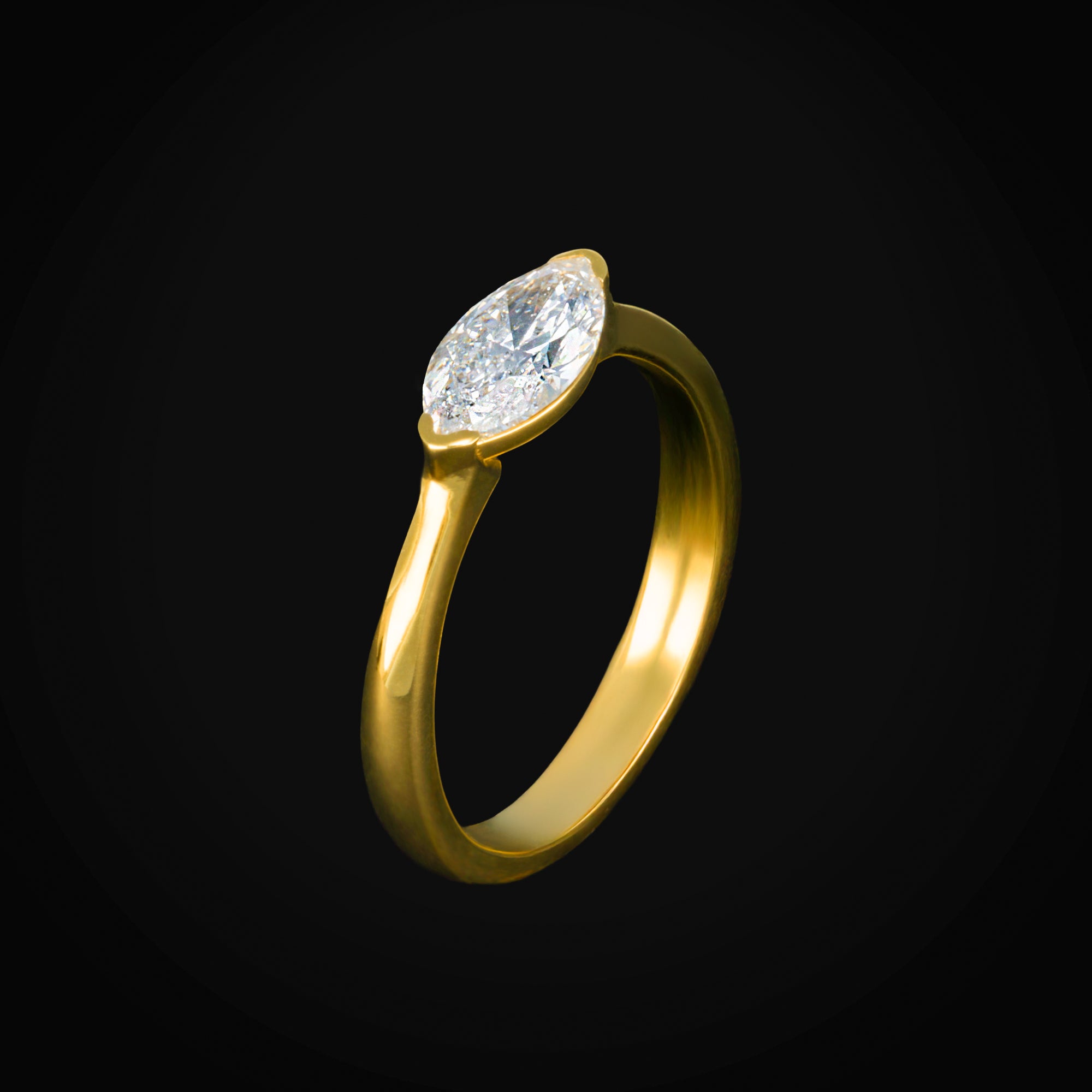 Anillo solitario Marquise Oro Amarillo14k con Diamantes de Mina + Estuche