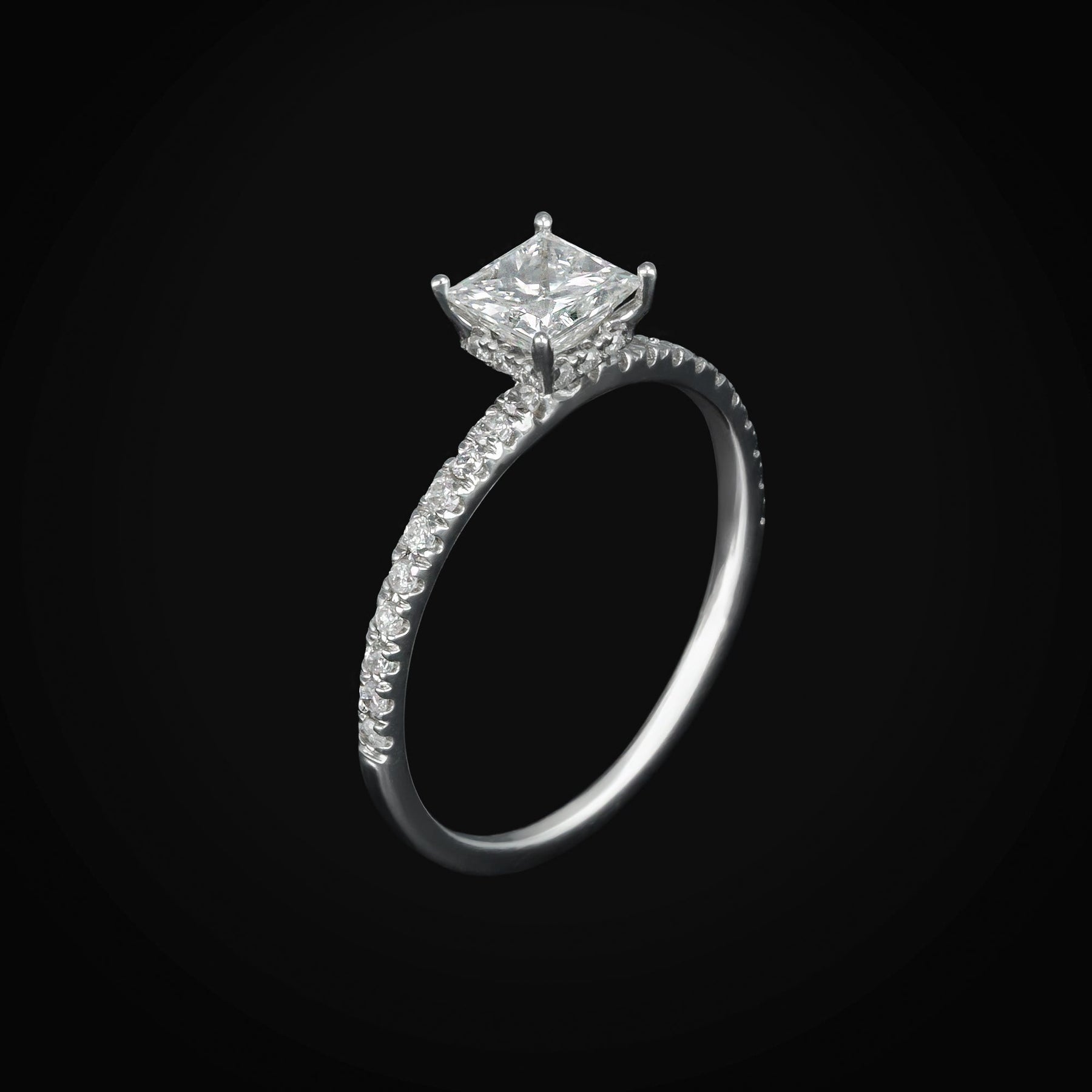 Anillo Princess Laterales con Diamantes Oro Blanco 14k + Estuche