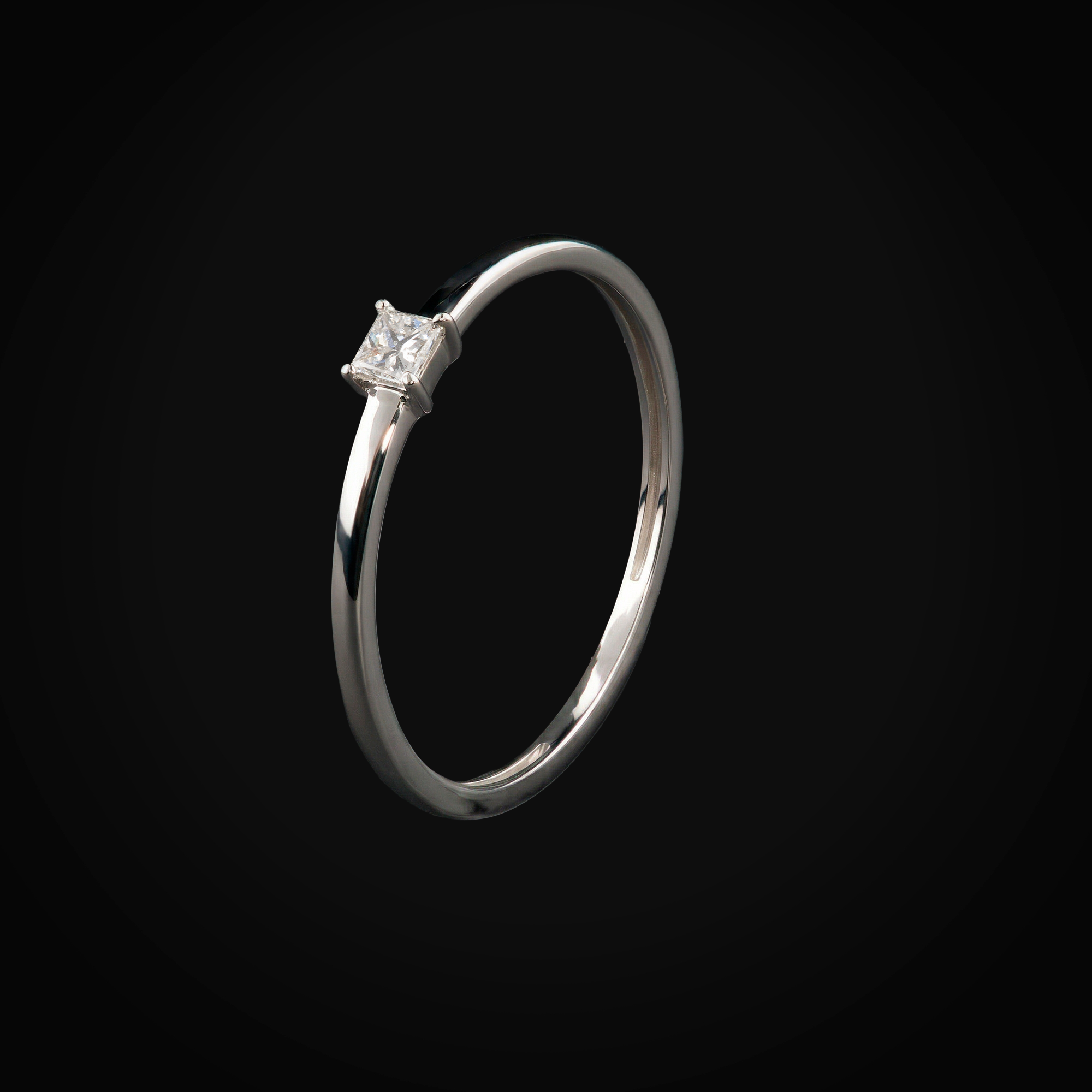 Anillo 14k solitario oro blanco con diamantes de mina corte princess + Estuche