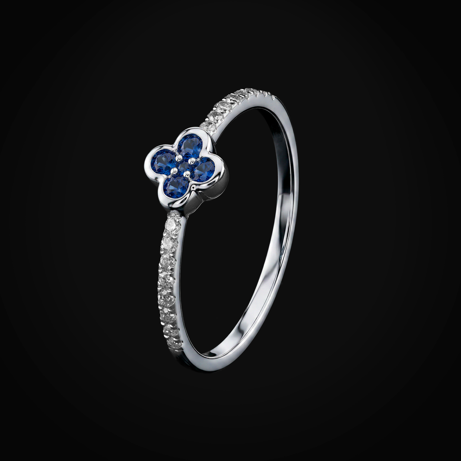 Anillo media churumbela con trebol central zafiros azules 14k oro blanco con diamantes + Estuche