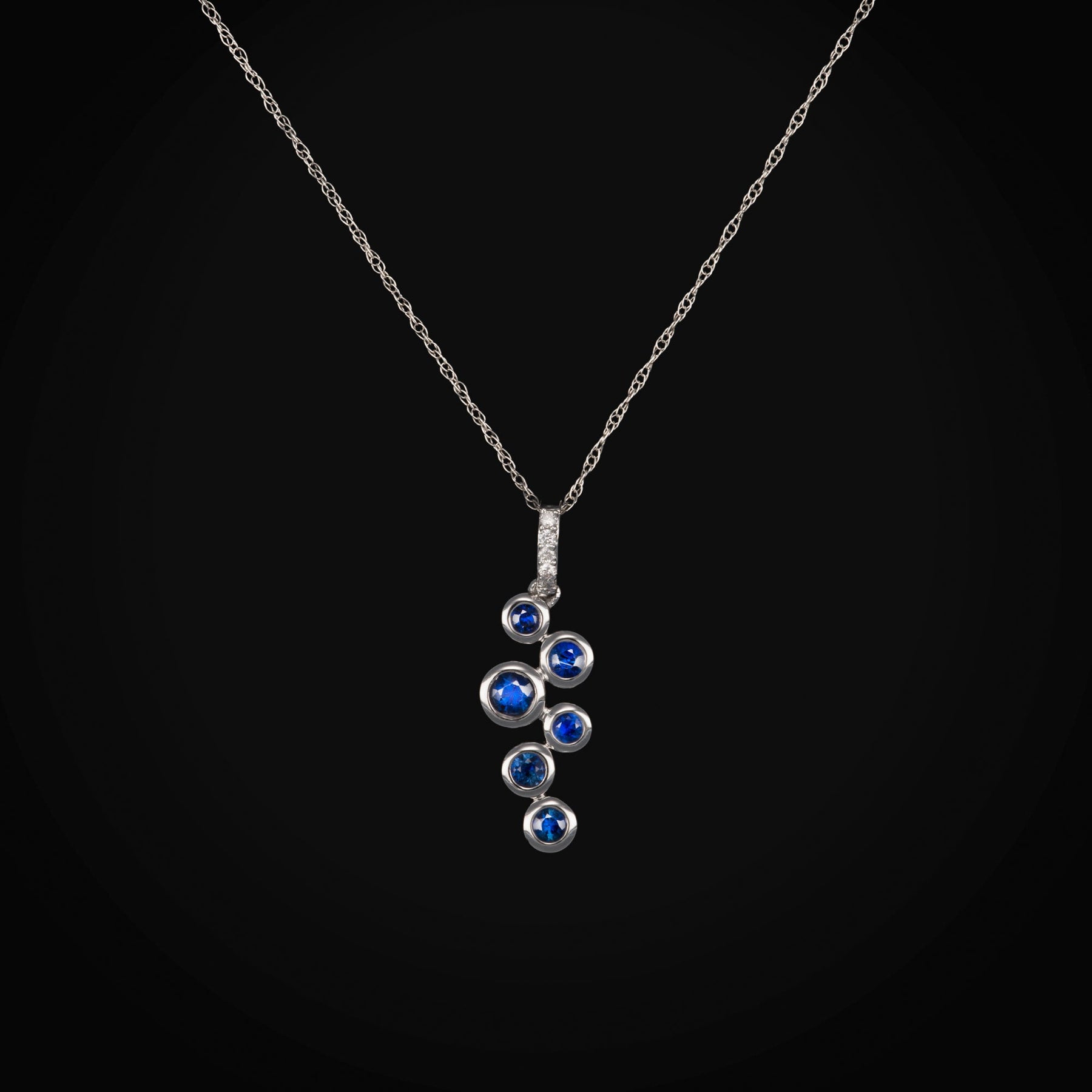 Cadena Varios Círculos 14k Oro Blanco con Diamantes Corte Brillante + Estuche