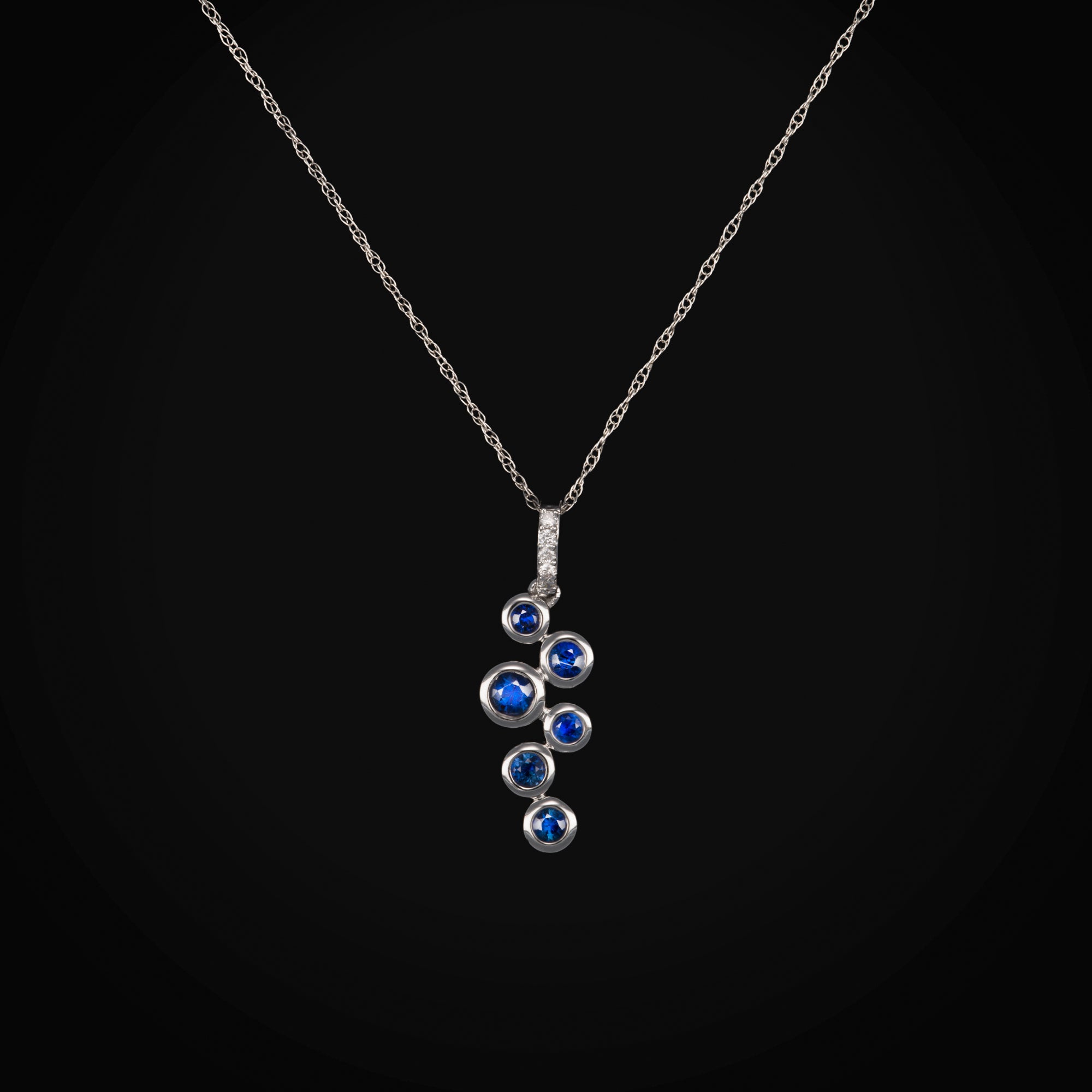 Cadena Varios Círculos 14k Oro Blanco con Diamantes Corte Brillante + Estuche