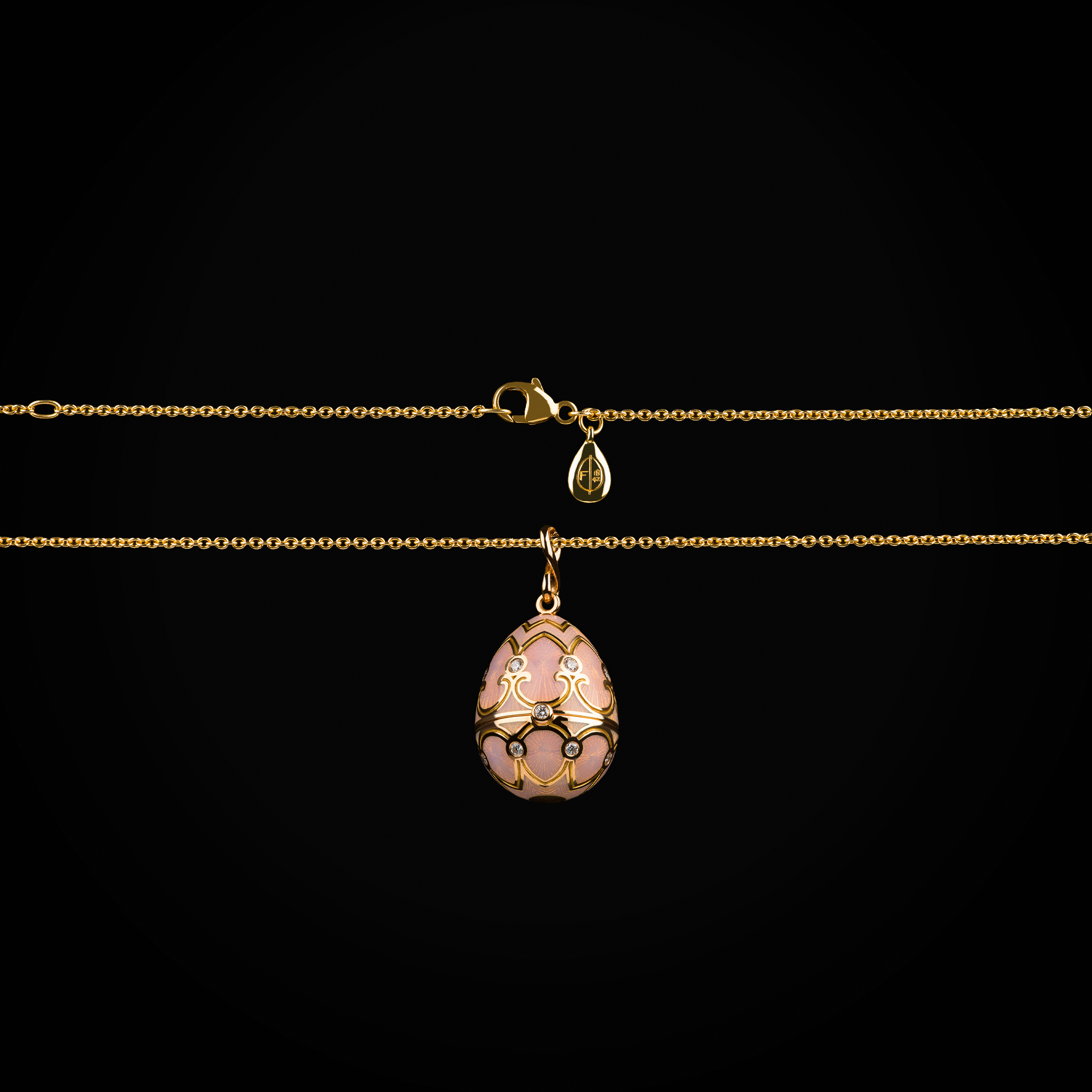 Cadena huevo fabergé esmalte vitreo rosa corazón central esmaltado rojo oro rosa de 18k con diamantes de mina corte brillante