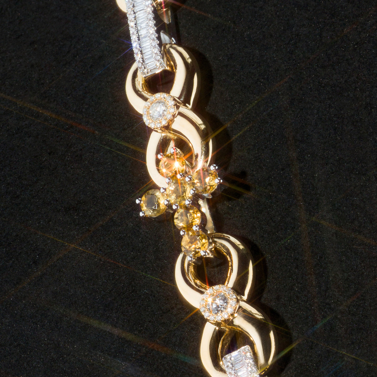 Cadena Infinito y Cruces 14k con Zafiros y Diamantes Naturales