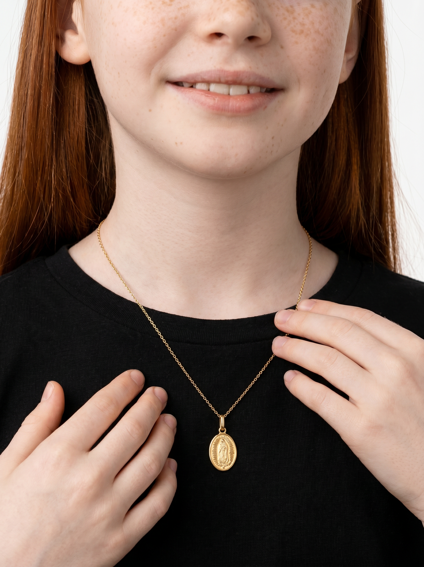 Dije Opaco Ovalado Virgen Oro 14k + Estuche