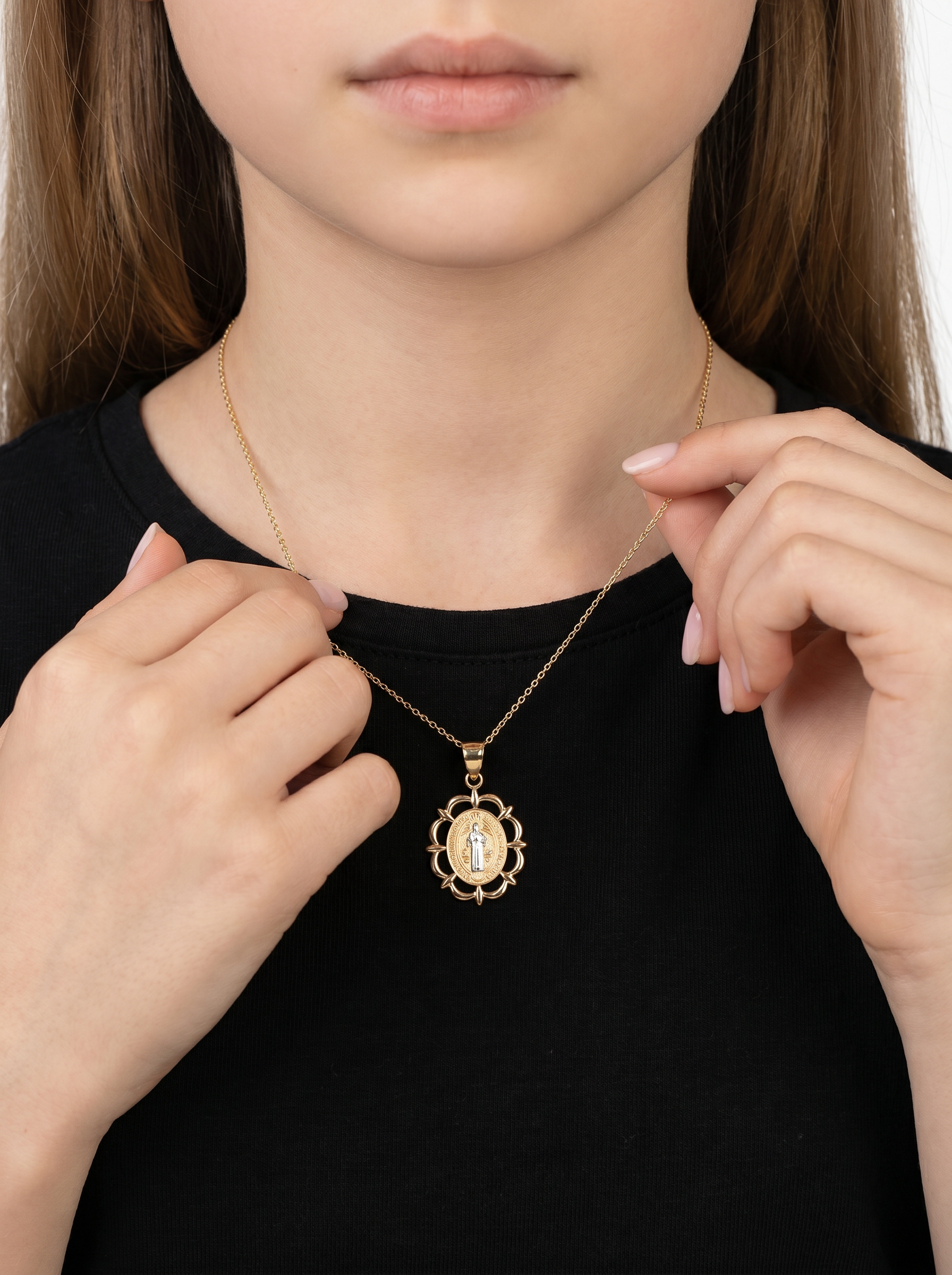 Dije Medalla Trébol, Moneda Oval San Benito Oro Amarillo & Blanco 14k + Estuche