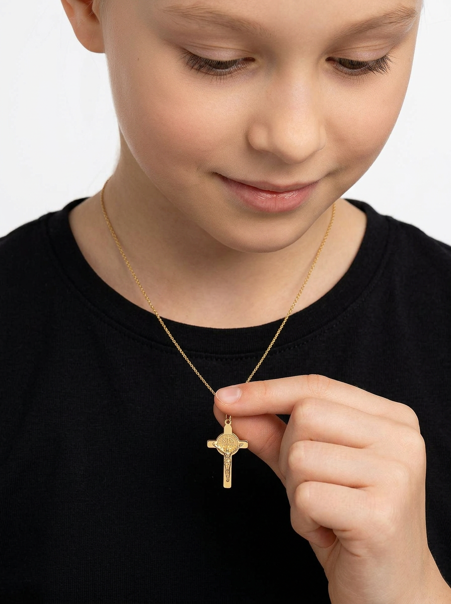 Dije Cruz con Cristo & Moneda San Benito Oro 14k + Estuche
