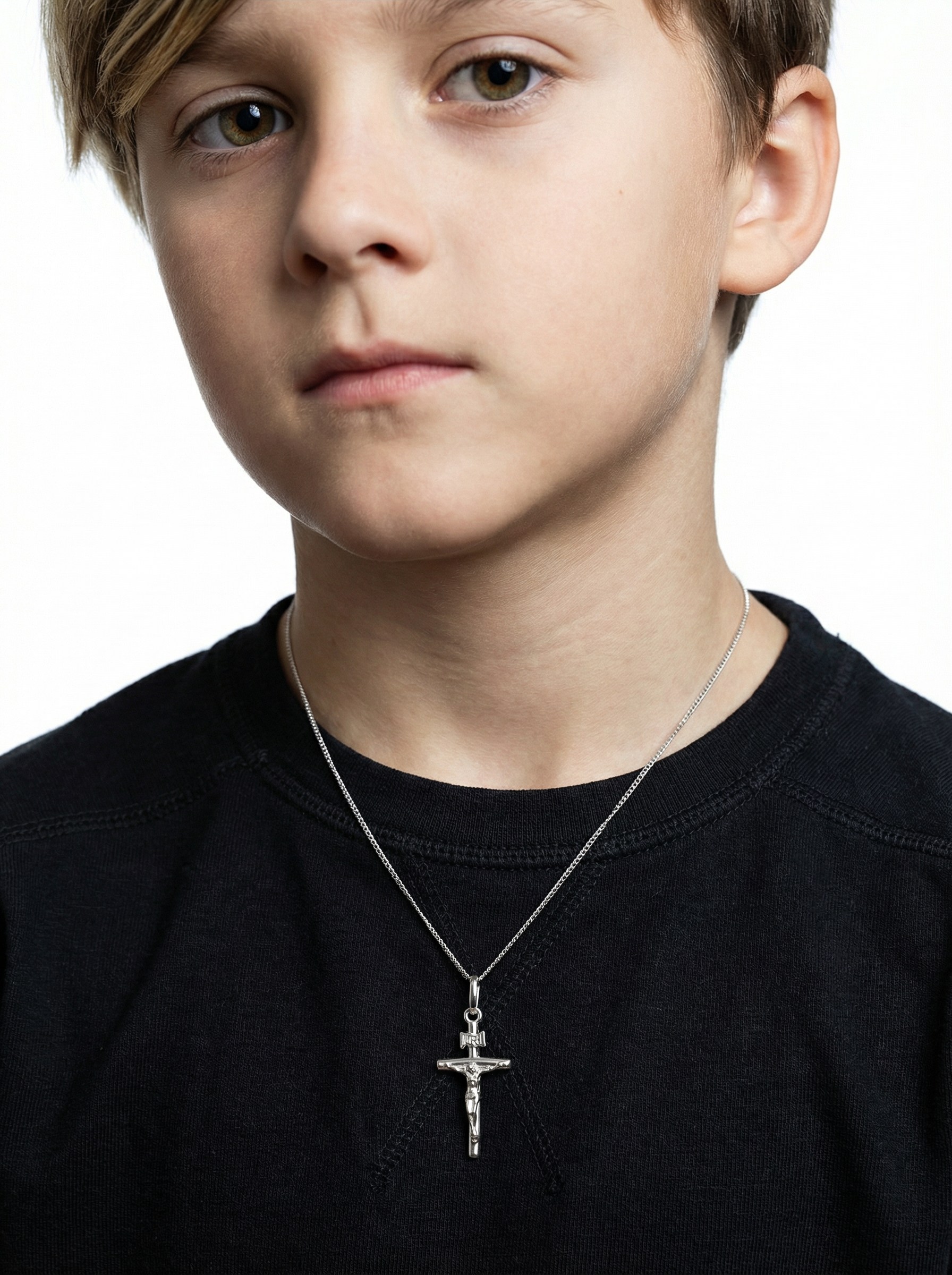 Dije Cruz con Cristo Oro Blanco 14k + Estuche | cruz de oro | Maestros Joyeros