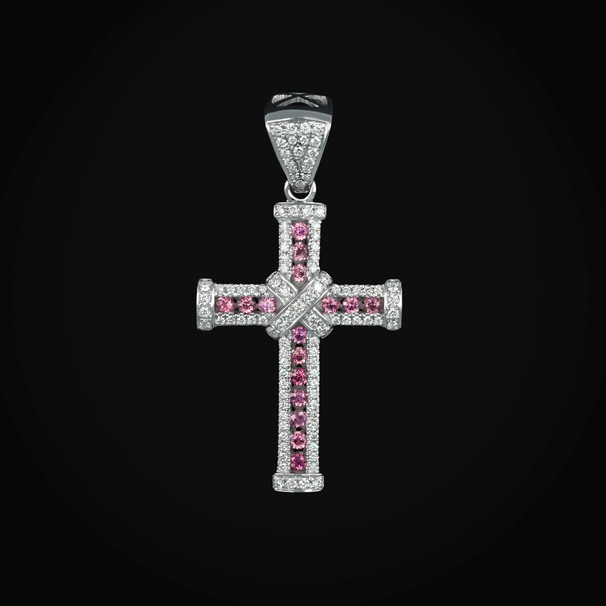 Dije Cruz con Zafiro Rosa Central & Diamantes Oro Blanco 14k + Estuche