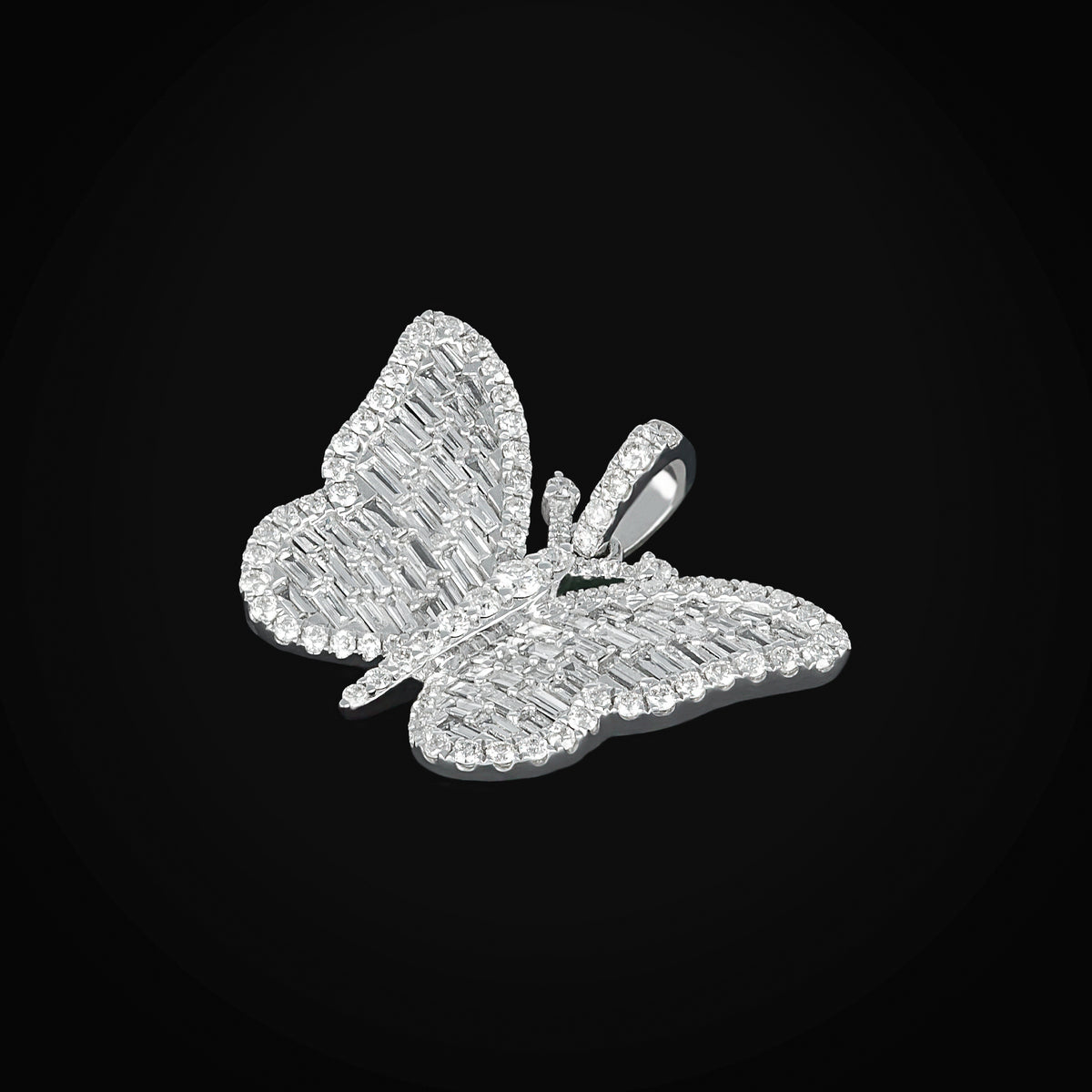 Dije Mariposa Full Ice Oro blanco 14k + Estuche