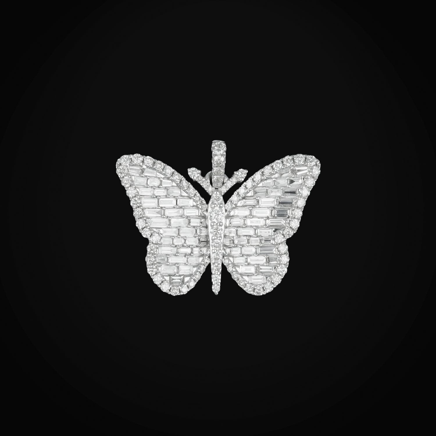 Dije Mariposa Full Ice Oro blanco 14k + Estuche