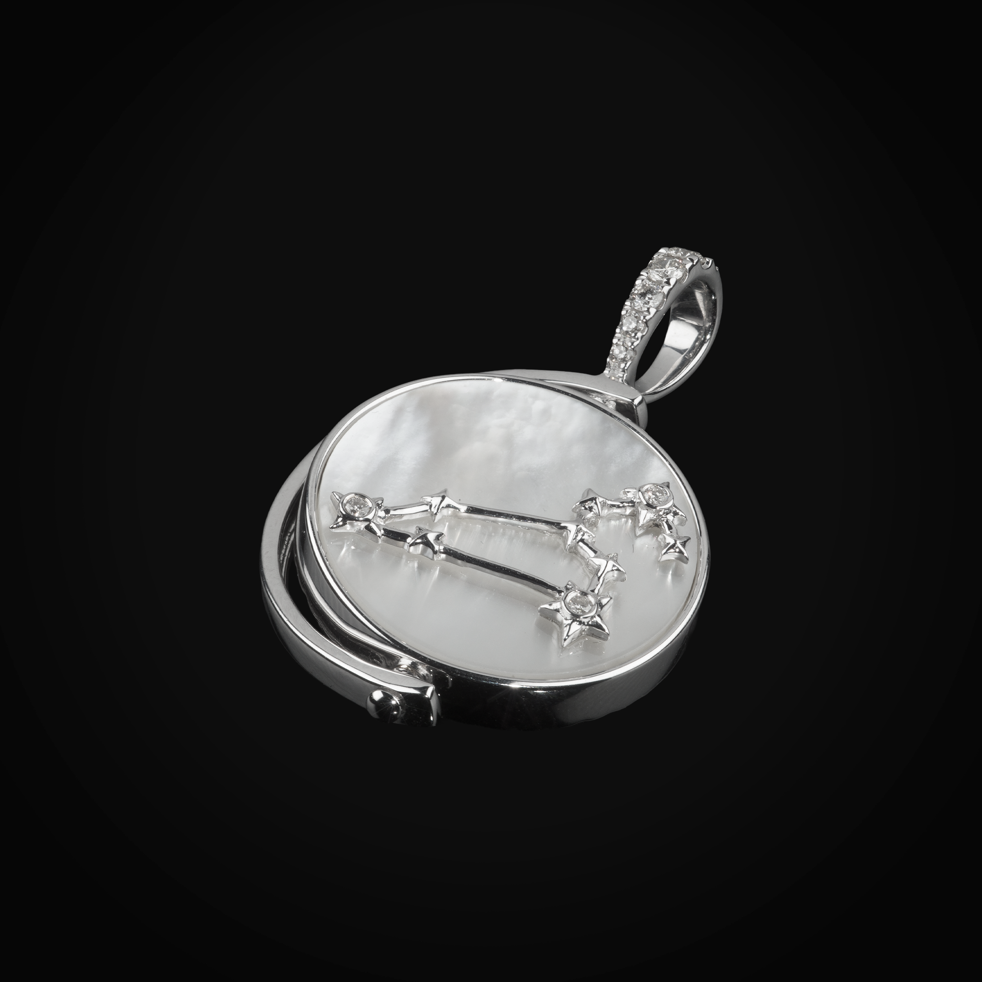 Dije 14k Giratorio constelación Leo, Moonstone Tallada Oro Blanco con Diamantes + Estuche