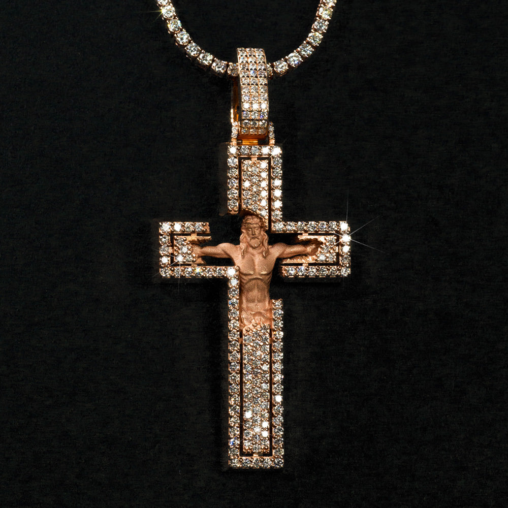 Dije Cruz con Diamantes y Cuerpo de Cristo Mateado 14k (No incluye cadena)