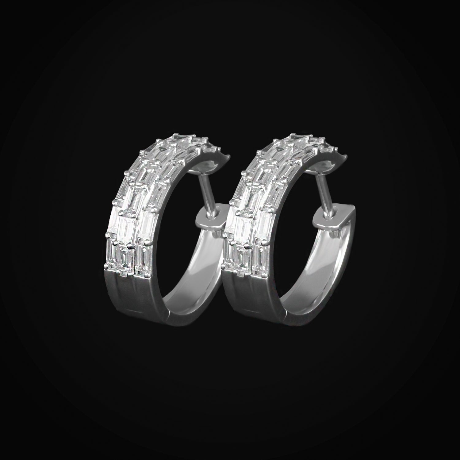 Huggie 3 Secciones Full Ice Oro Blanco 14k + Estuche