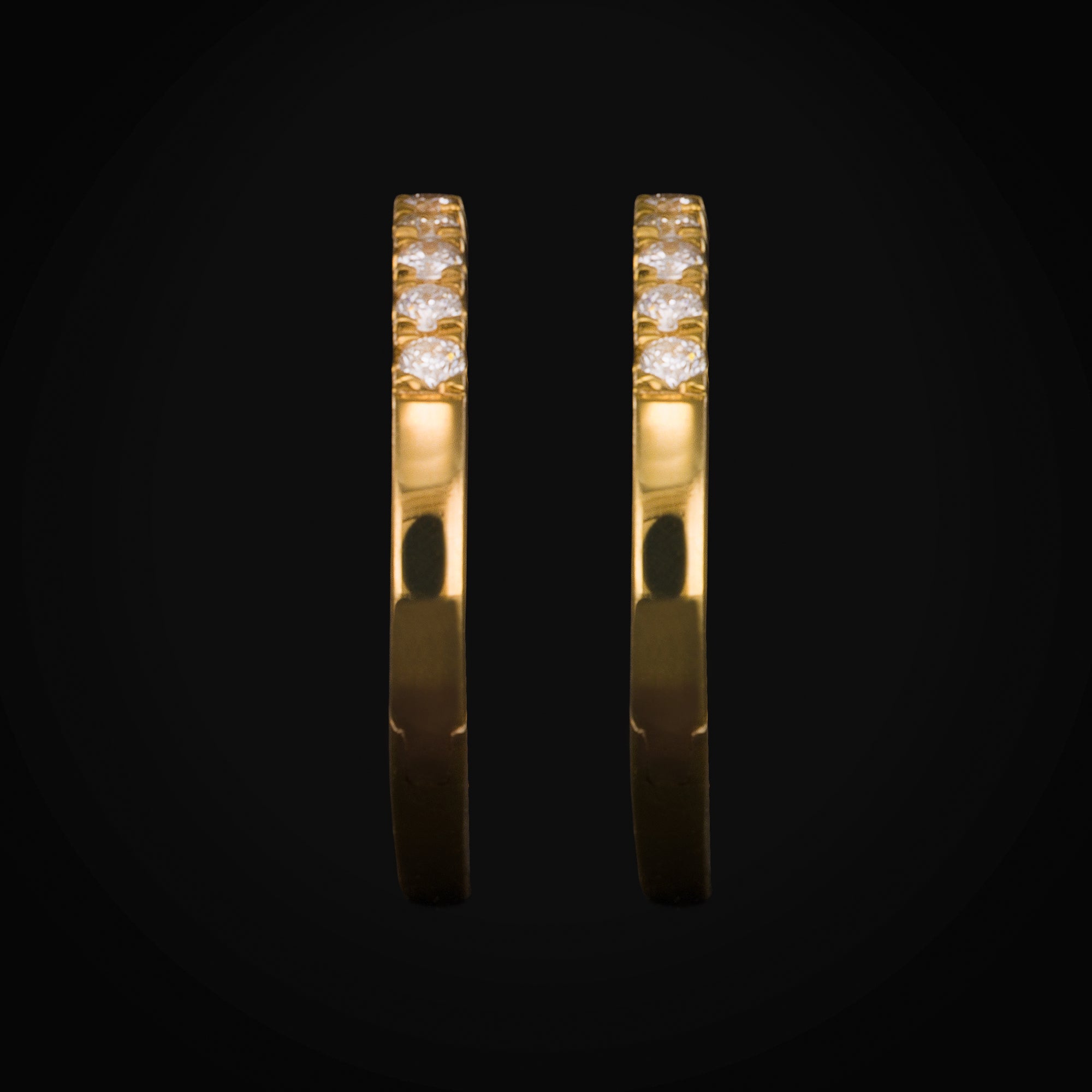 Huggie Full Ice Oro Amarillo 14k + Estuche